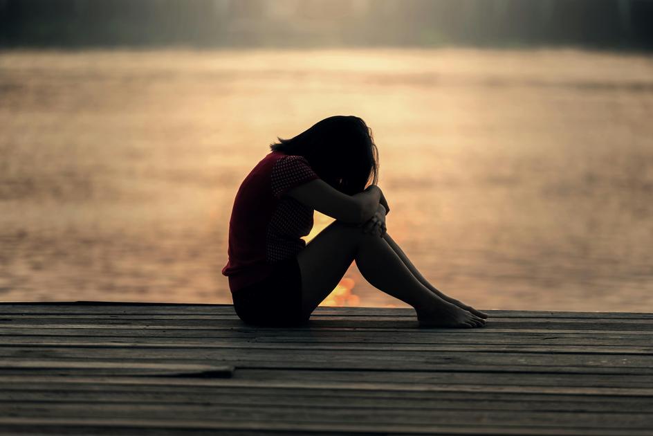 Anxiety triggers in women over 30: hormonal and lifestyle factors